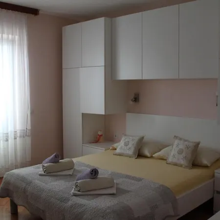 Spacious Apartment *